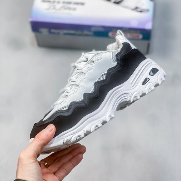 Skechers Dlites Retro Sports Shoes White & Black main image 4